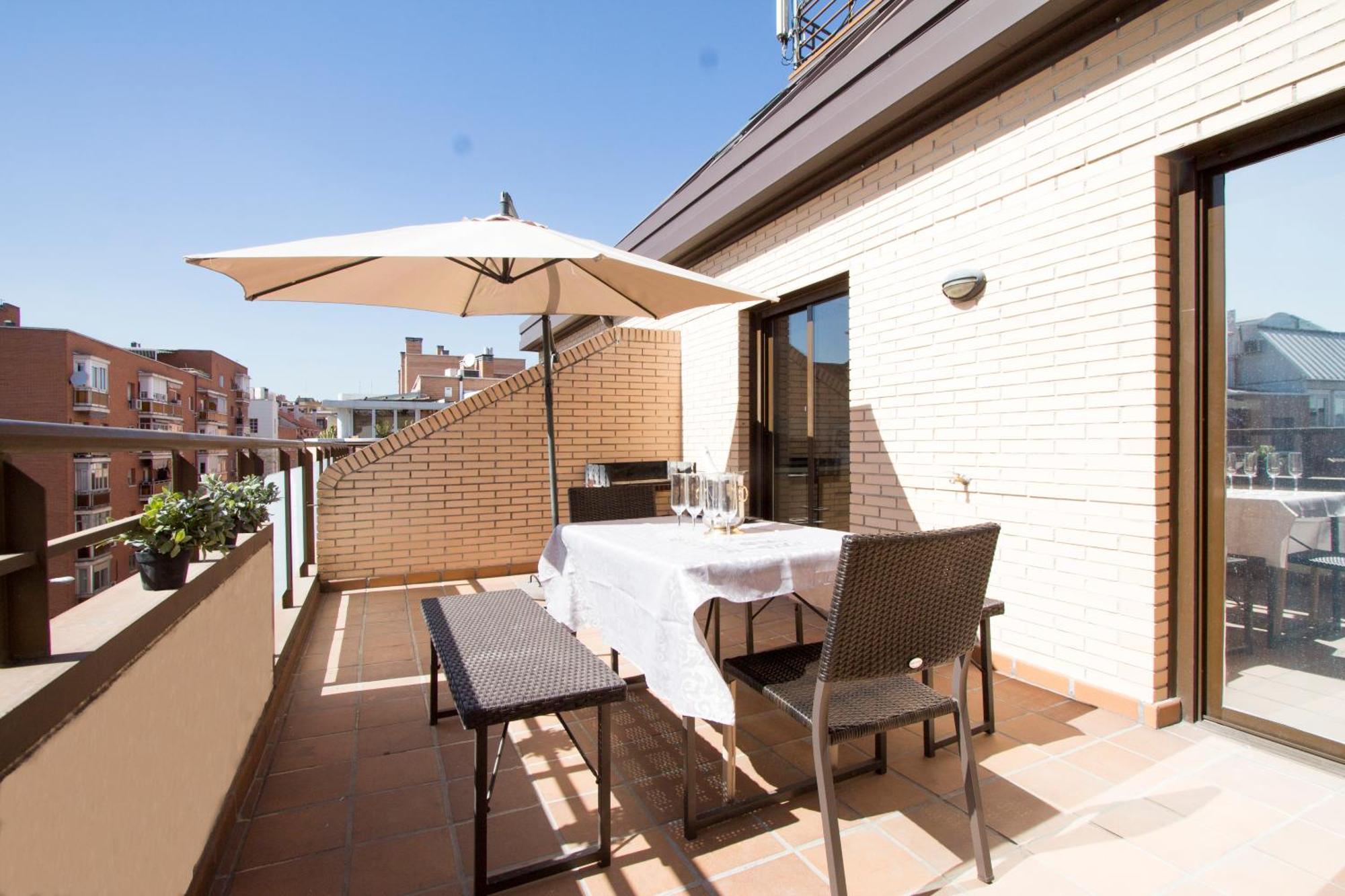 מדריד Apartamentos Adelfas מראה חיצוני תמונה