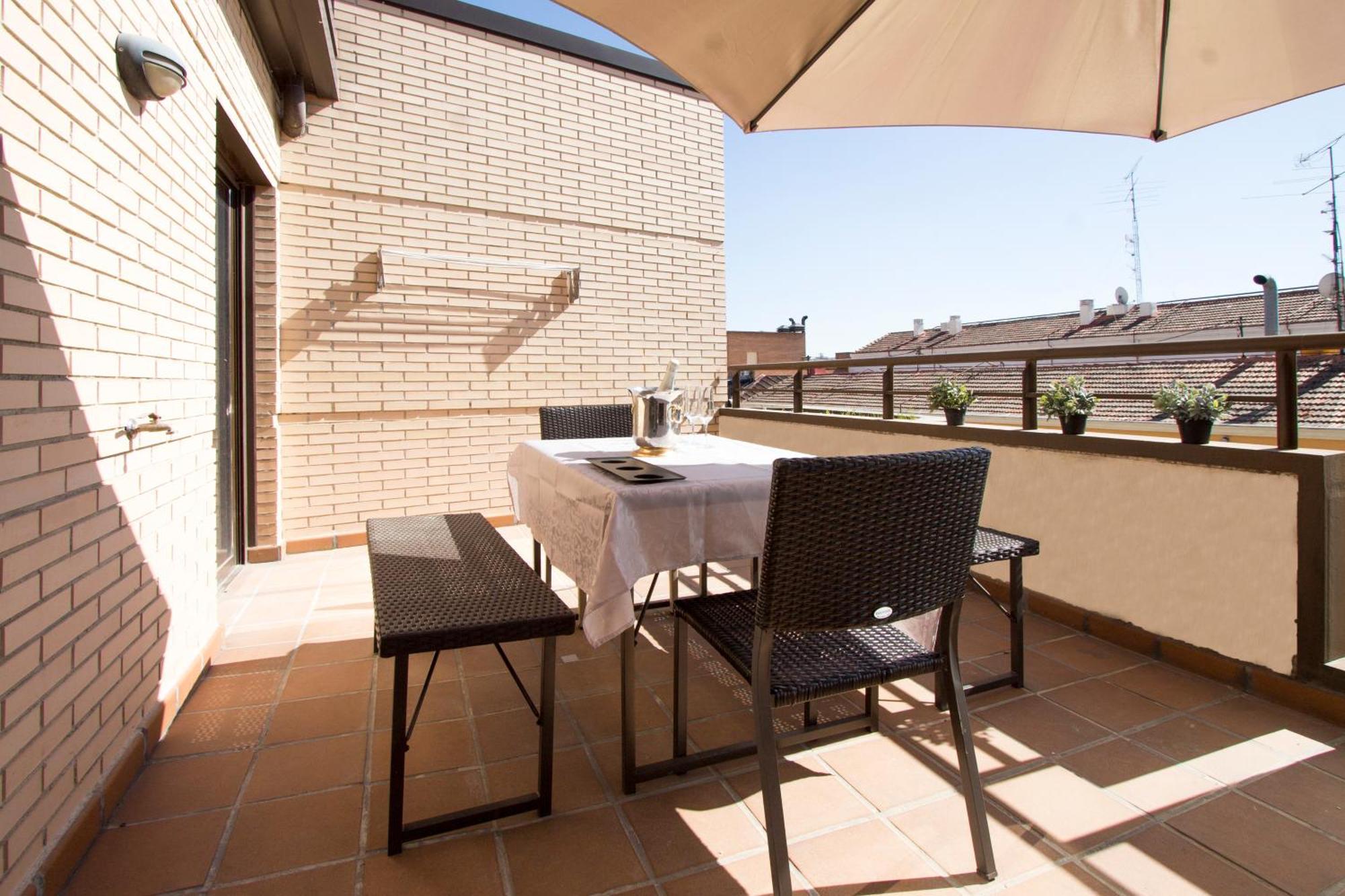 מדריד Apartamentos Adelfas מראה חיצוני תמונה