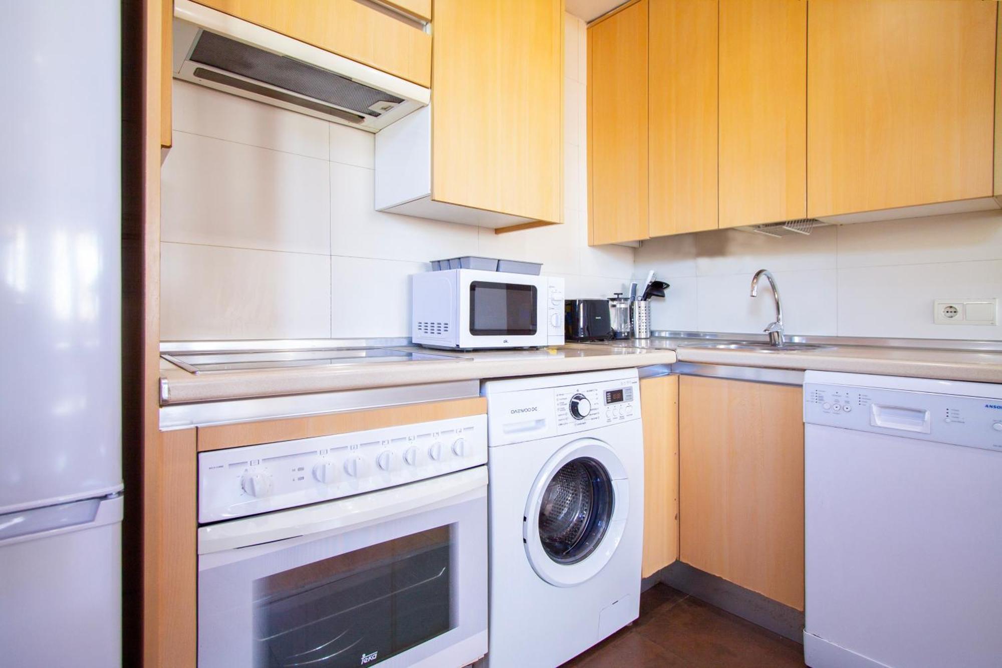 מדריד Apartamentos Adelfas מראה חיצוני תמונה