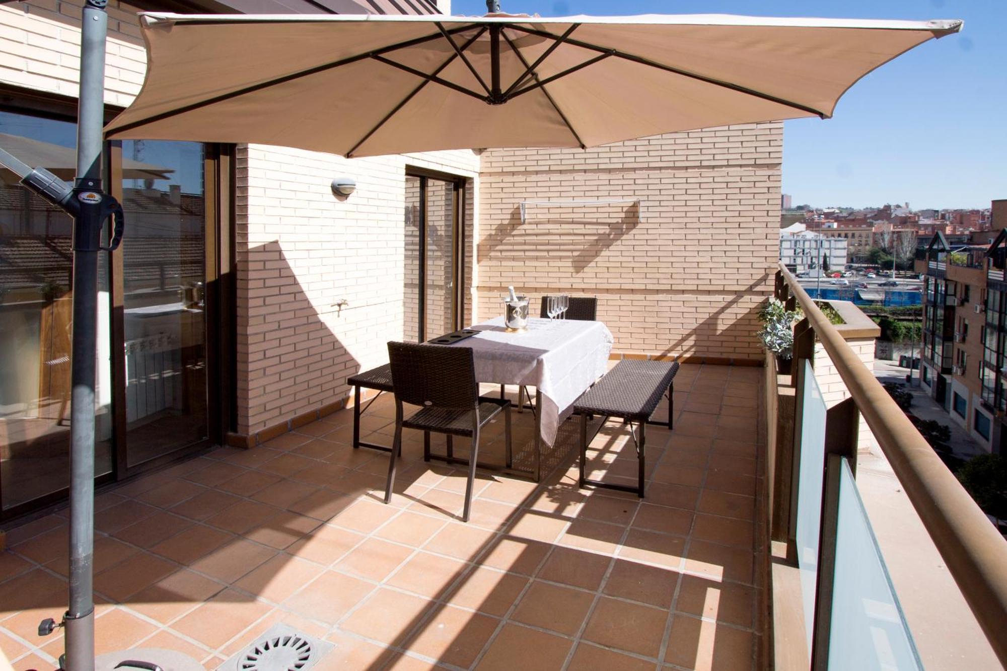 מדריד Apartamentos Adelfas מראה חיצוני תמונה