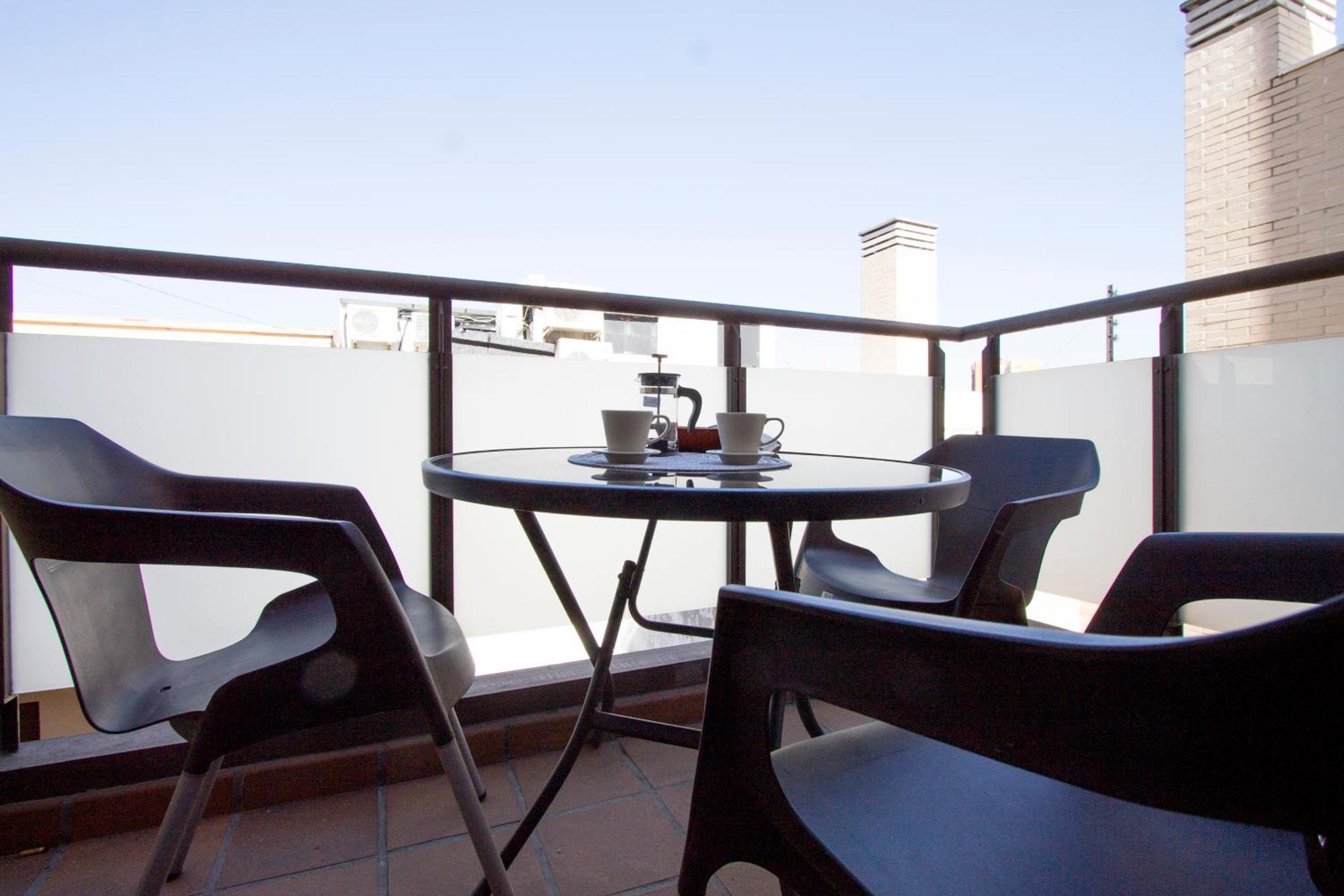 מדריד Apartamentos Adelfas מראה חיצוני תמונה
